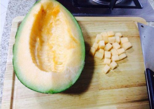 哈密瓜怎样切家常吃视频,轻松学会美味家常菜