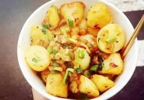 洋芋小瓜怎么烤着吃的视频,美味家常烤食教程